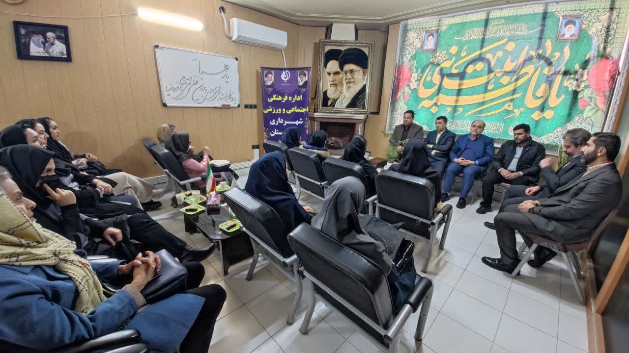 برگزاری-مراسم-تجلیل-از-مربیان-خانه‌های-فرهنگ-شهرداری-بهارستان