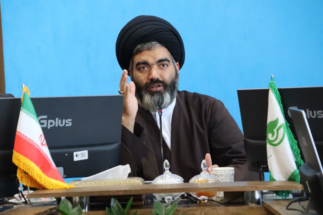 تجلیل-از-کتابداران-و-کتاب‌فروشی‌های-بهارستان-در-جلسه‌ای-با-حضور-مسئولین