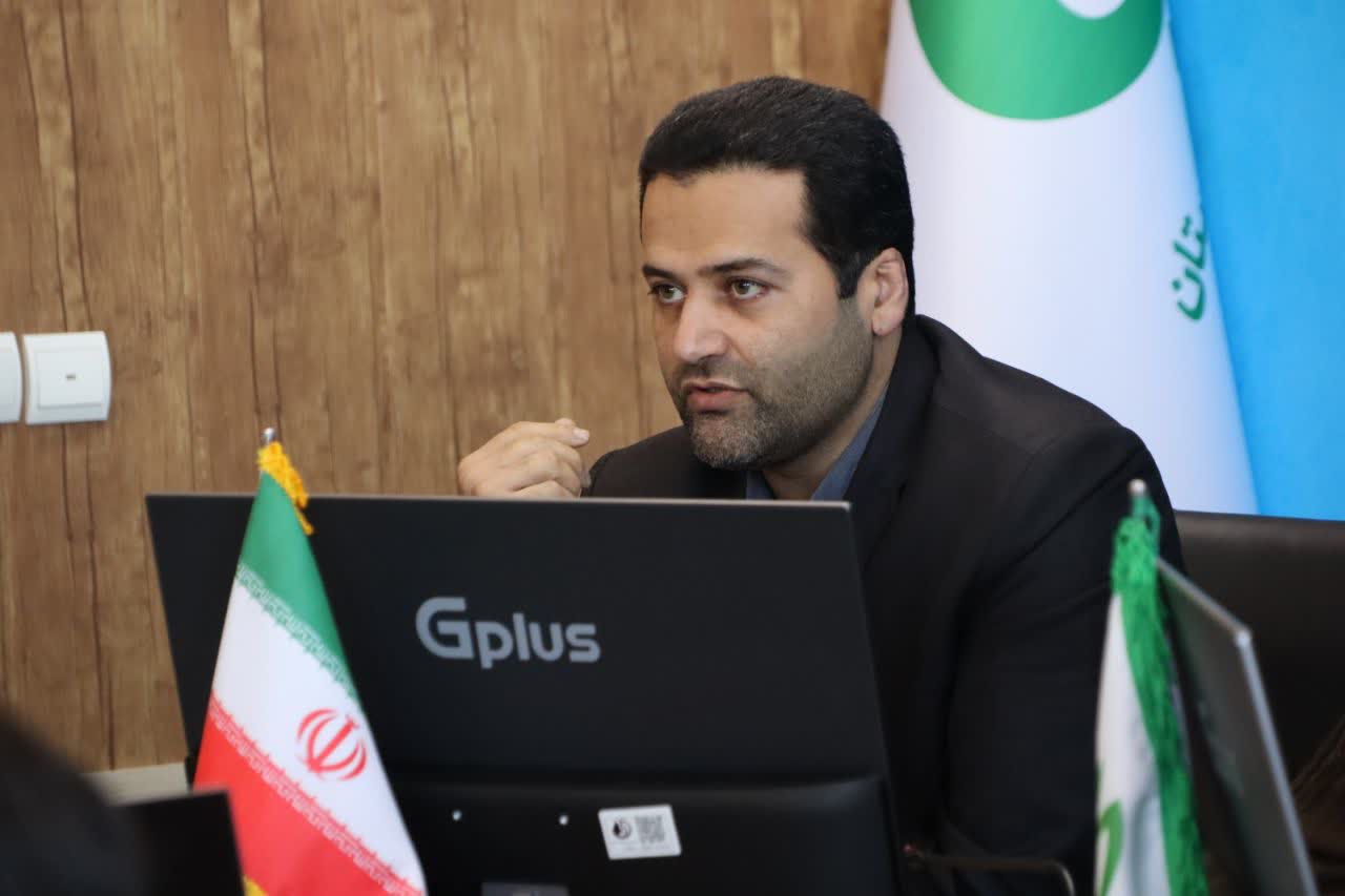 تجلیل-از-کتابداران-و-کتاب‌فروشی‌های-بهارستان-در-جلسه‌ای-با-حضور-مسئولین