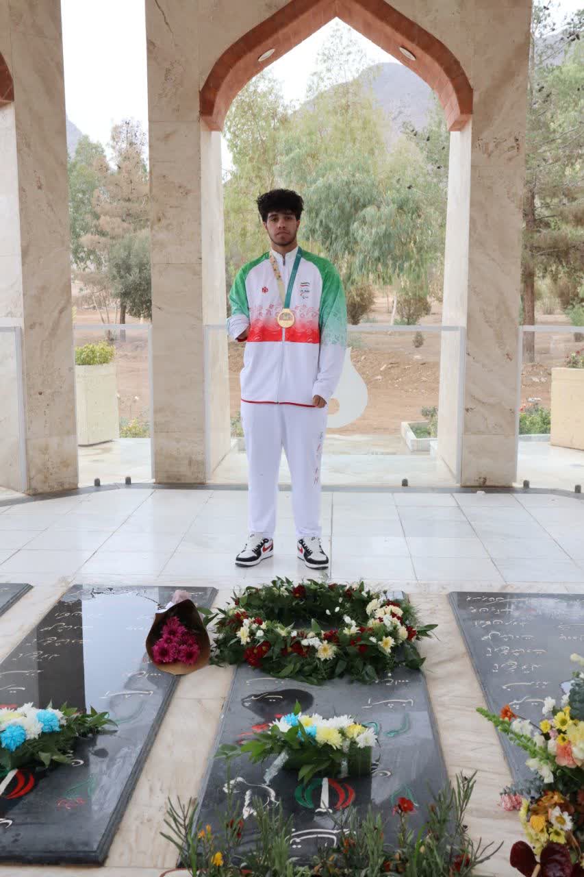 استقبال-باشکوه-شهروندان-بهارستان-از-قهرمان-پاراآسیایی