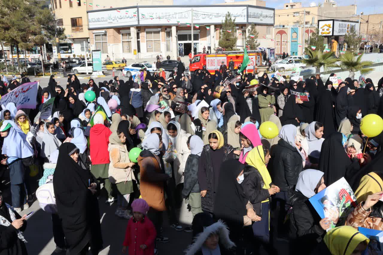 مراسم-گرامیداشت-یوم‌الله-۹-دی-با-حضور-پرشور-مردم-بهارستان-برگزار-شد