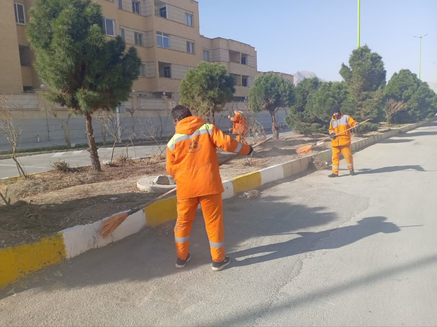 تداوم-اجرای-طرح‌های-خدمات-شهری-و-عمرانی-شهرداری-بهارستان-در-آستانه-بهار-و-ماه-مبارک-رمضان