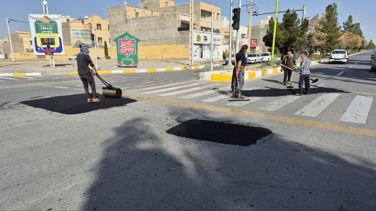 تداوم-اجرای-طرح‌های-خدمات-شهری-و-عمرانی-شهرداری-بهارستان-در-آستانه-بهار-و-ماه-مبارک-رمضان