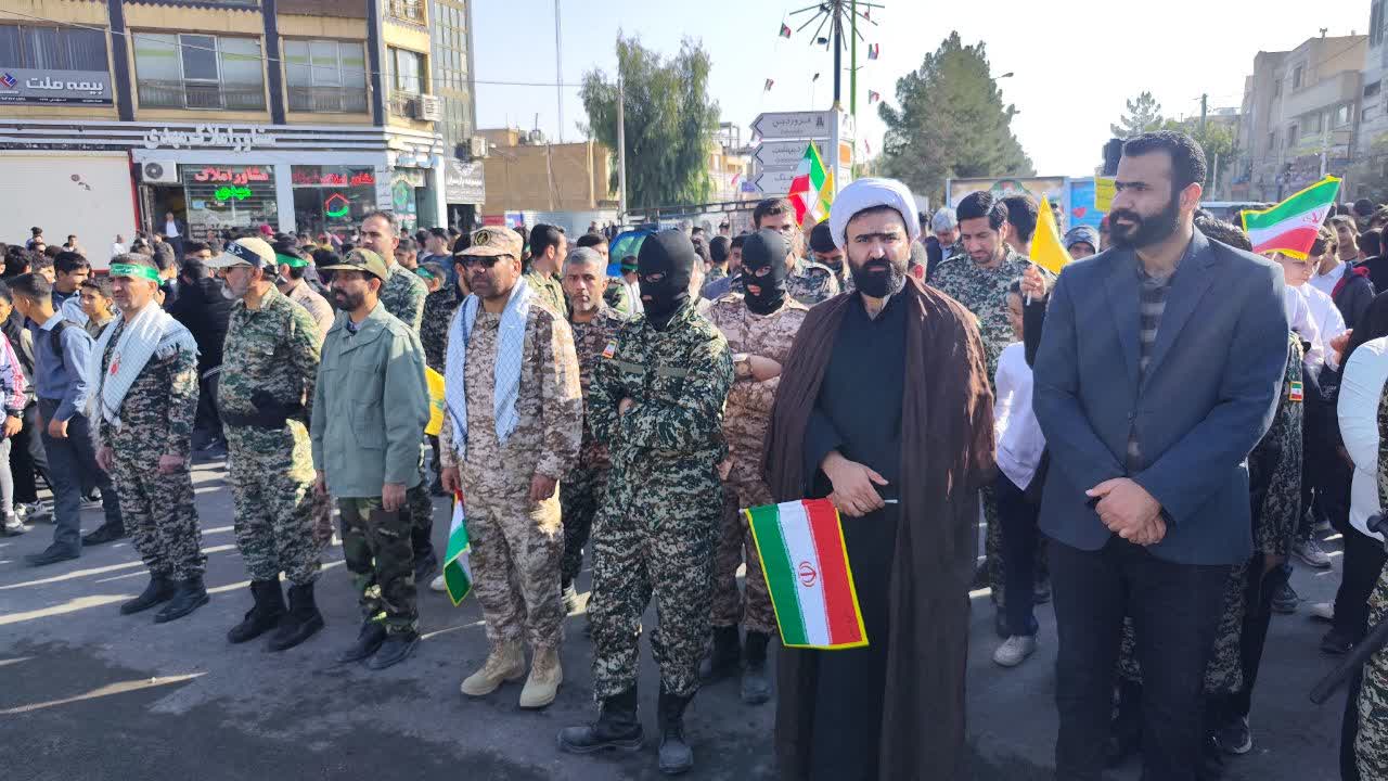 برگزاری-همایش-اقتدار-بسیج-به-مناسبت-فرا-رسیدن-هفته-بسیج-در-شهر-بهارستان