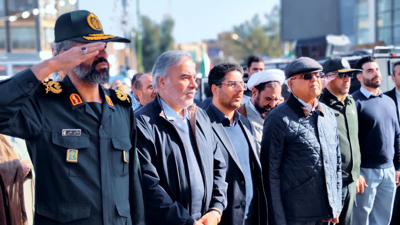 برگزاری-همایش-اقتدار-بسیج-به-مناسبت-فرا-رسیدن-هفته-بسیج-در-شهر-بهارستان
