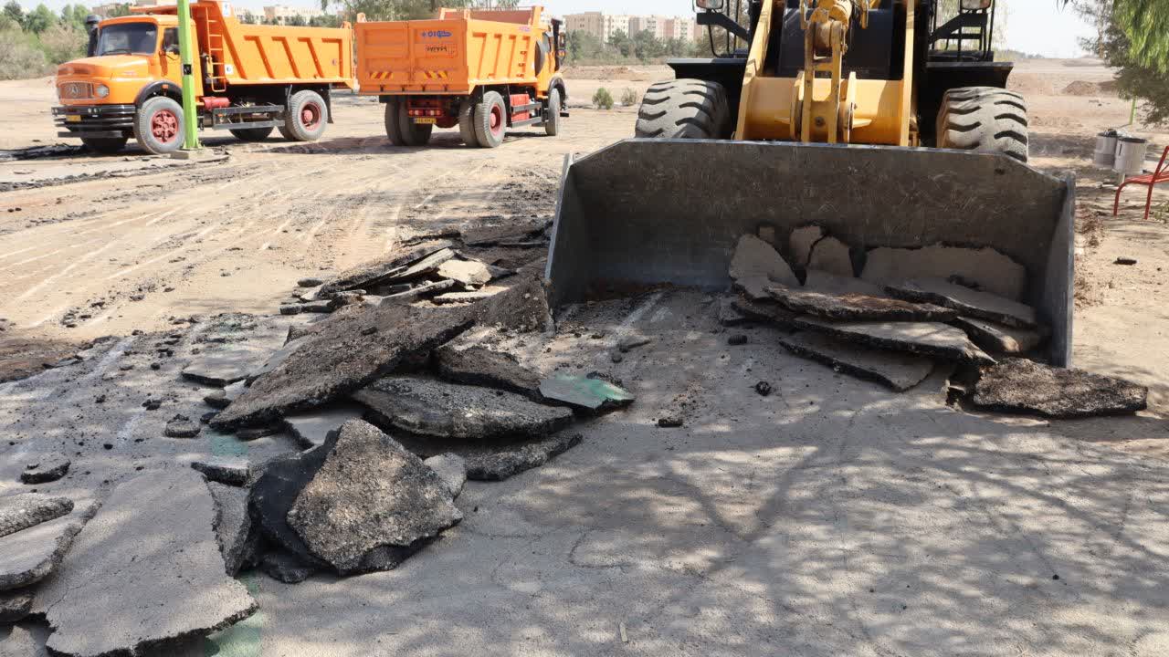 عملیات-عمرانی-پروژه-یادمان-گلزار-شهدای-گمنام-شهر-بهارستان--و-باغ-جوان-توسط-شهرداری-بهارستان