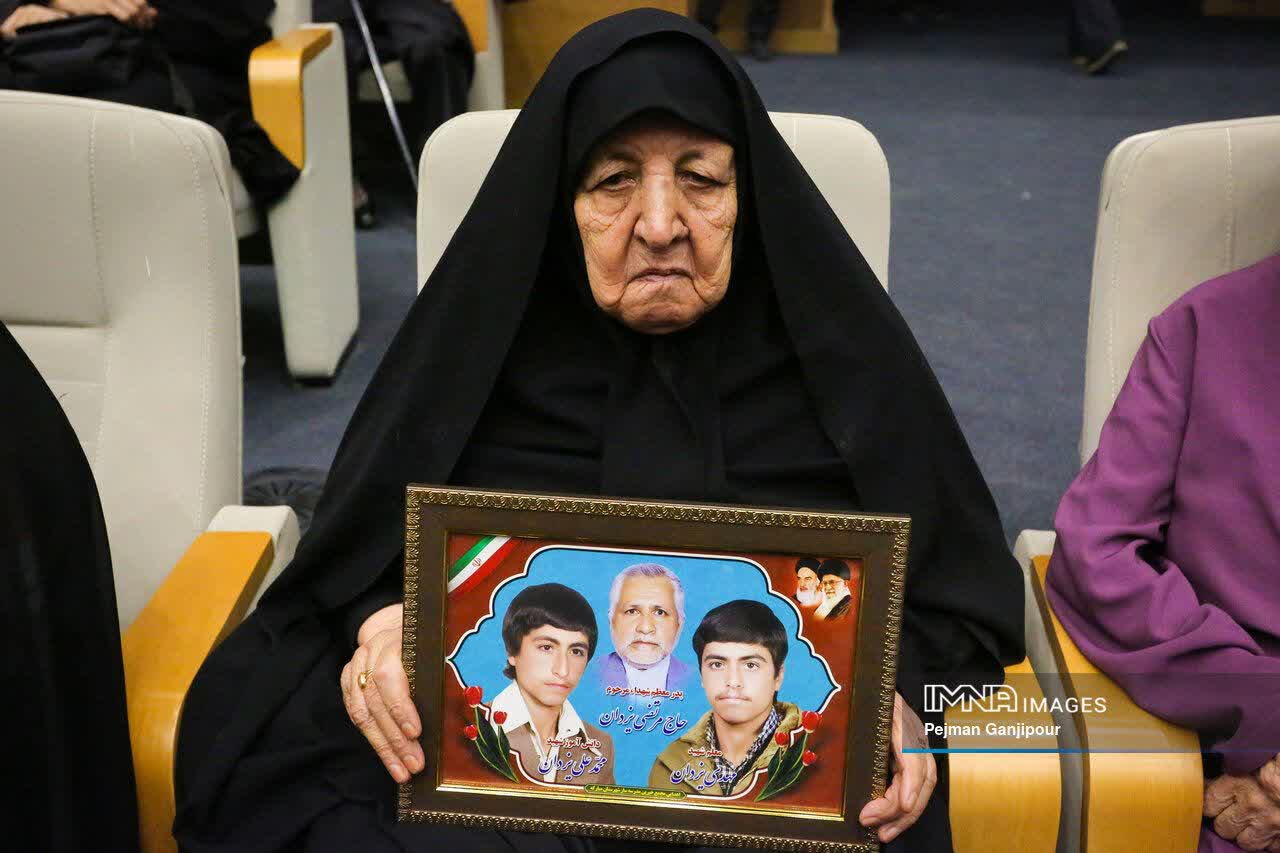 گزارش-تصویری-بیست‌وهفتمین-جشنواره-خیرین-مدرسه‌ساز-استان-اصفهان-با-حضور-رئیس-جمهور-برگزار-گردید