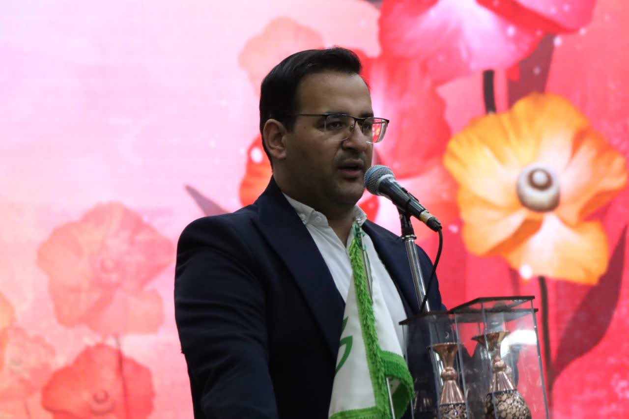 جشن-بزرگ-روز-مادر-در-تالار-نور-شهرداری-بهارستان-برگزار-شد