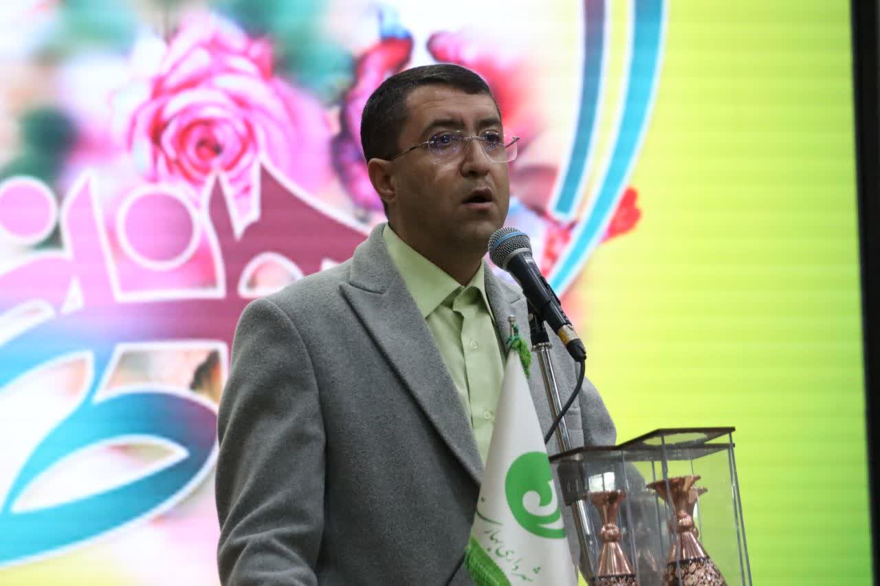 جشن-بزرگ-روز-مادر-در-تالار-نور-شهرداری-بهارستان-برگزار-شد