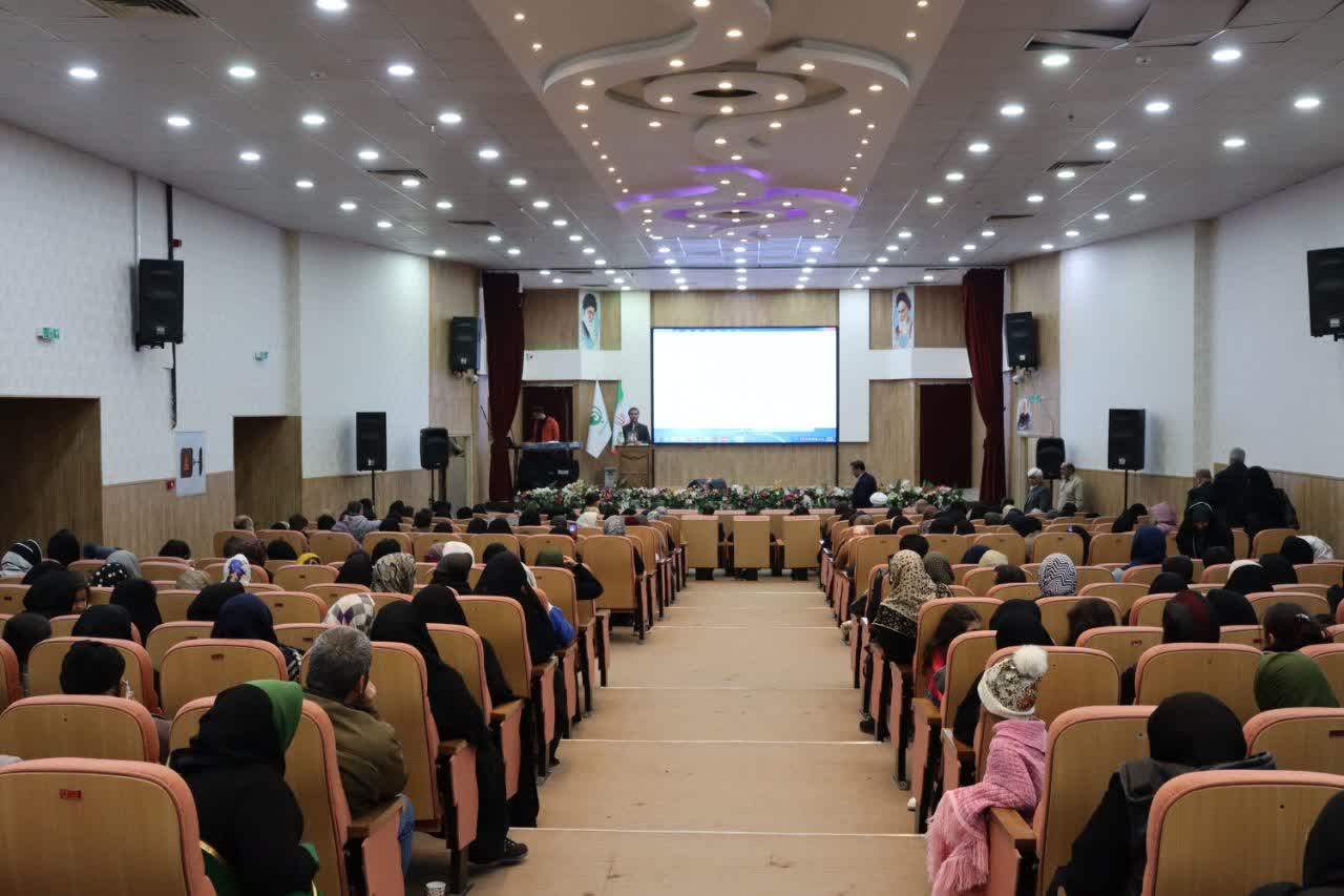 جشن-بزرگ-روز-مادر-در-تالار-نور-شهرداری-بهارستان-برگزار-شد