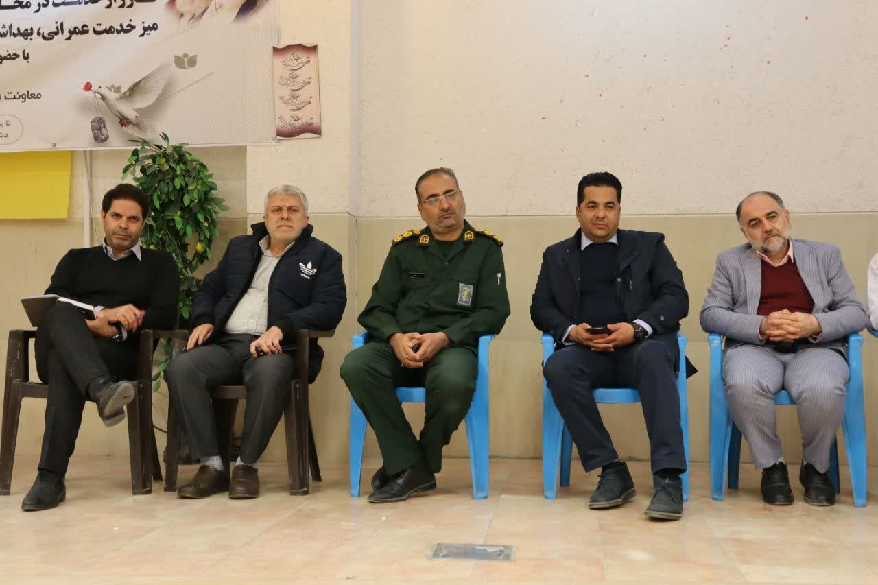 برگزاری-میز-خدمت-محلات-کرامت-به‌-یاد-شهید-میثم-رضوان‌پور-در-مدرسه-سالم-خیابان-فرهنگ