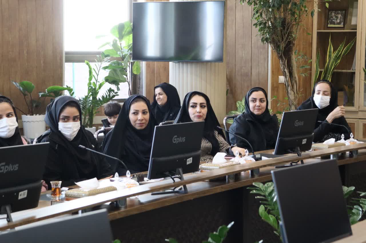 تجلیل-از-بانوان-شاغل-شهرداری-بهارستان-به-مناسبت-میلاد-حضرت-فاطمه‌-زهرا(س)