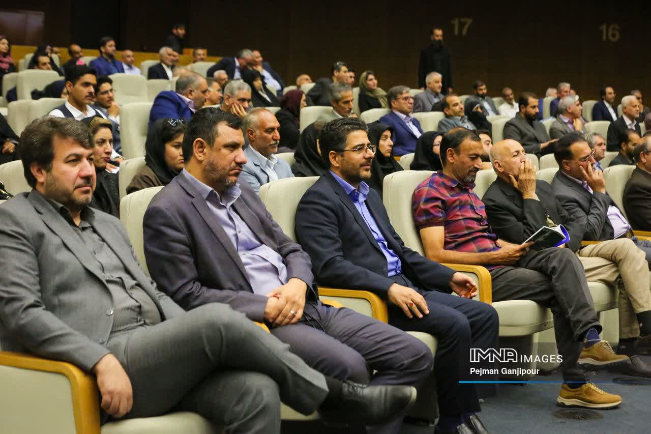 گزارش_تصویری_بیست‌وهفتمین_جشنواره_خیرین_مدرسه‌ساز_استان_اصفهان_با_حضور_رئیس_جمهور_برگزار_گردید