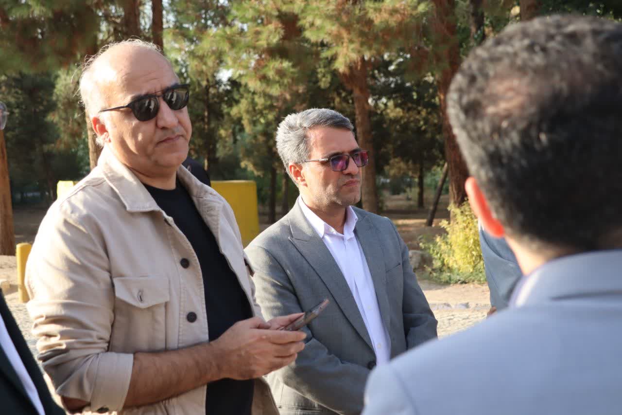 بازدید-مدیرکل-دفتر-امور-شهری-استانداری-اصفهان-و-سرمایه‌گذاران-بخش-خصوصی-از-پروژه‌های-عمرانی-بهارستان