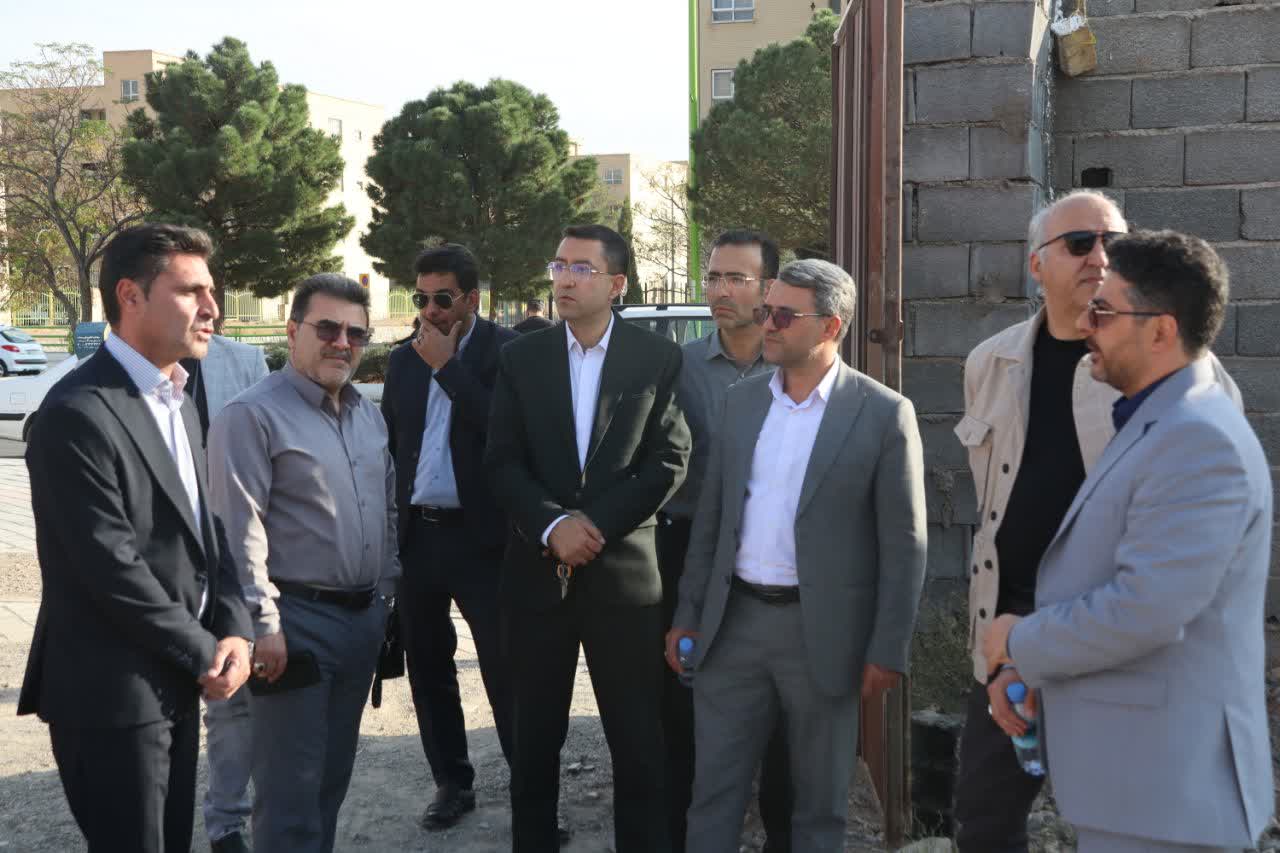 بازدید-مدیرکل-دفتر-امور-شهری-استانداری-اصفهان-و-سرمایه‌گذاران-بخش-خصوصی-از-پروژه‌های-عمرانی-بهارستان