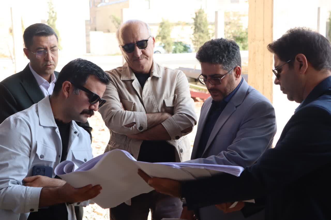 بازدید-مدیرکل-دفتر-امور-شهری-استانداری-اصفهان-و-سرمایه‌گذاران-بخش-خصوصی-از-پروژه‌های-عمرانی-بهارستان